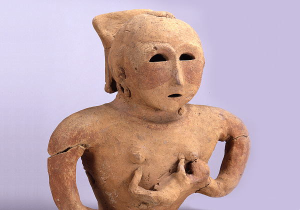 大平古墳群出土乳飲み児を抱く埴輪